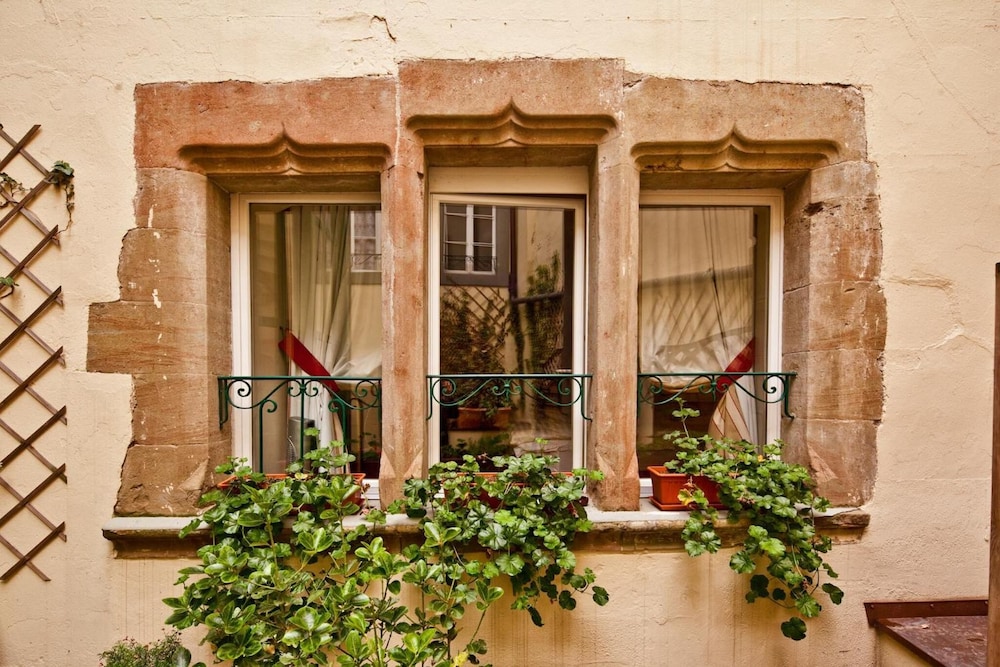 Hotel de La Nouvelle Couronne 31/54