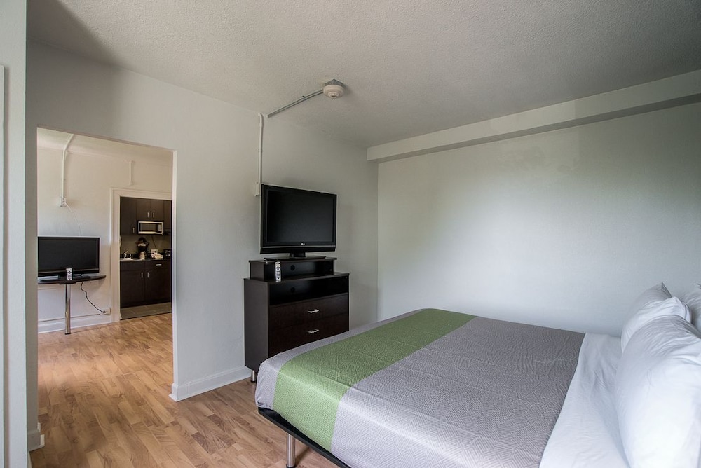 Quality Inn & Suites Kansas City Downtown 16/50