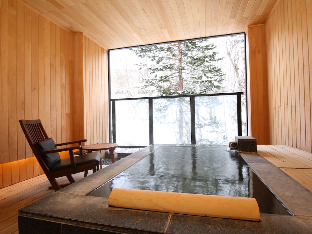 Niseko Konbu Onsen Tsuruga Besso Moku No Sho 42/70