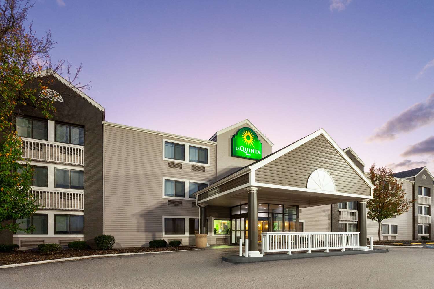 La Quinta Inn by Wyndham Cleveland Independence 10/13