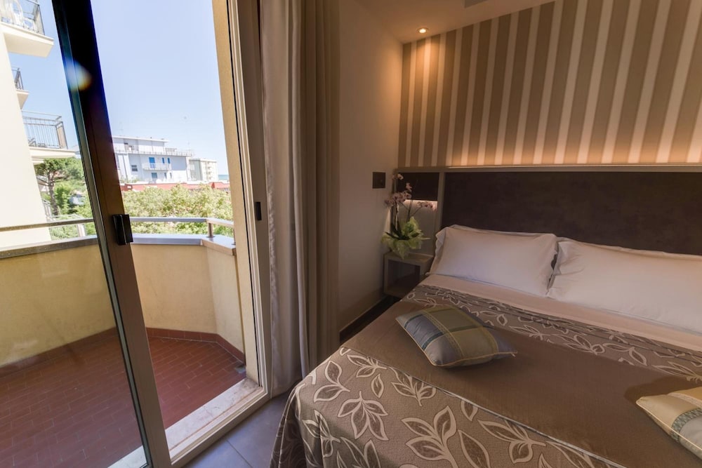 Hotel Cavour 8/30