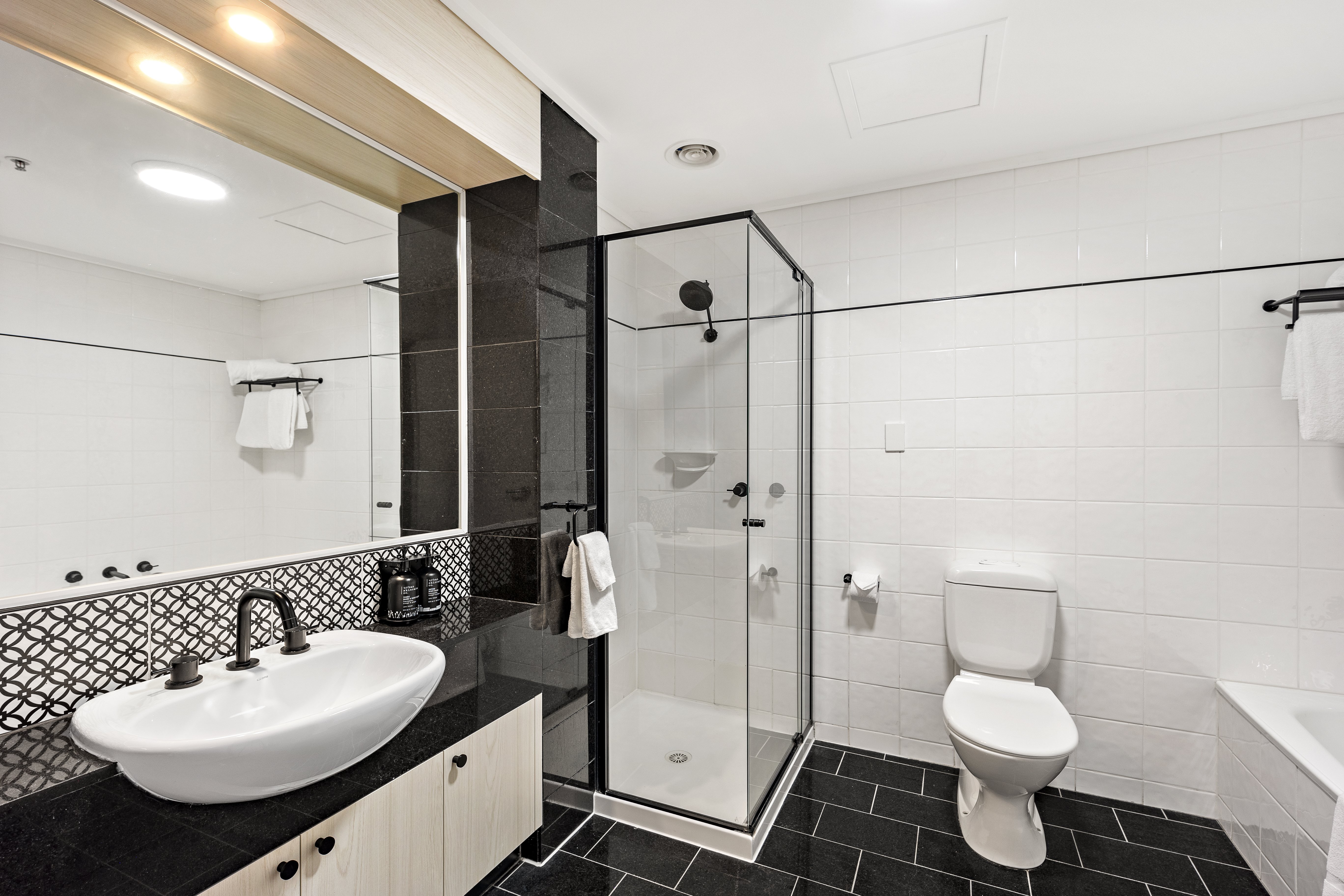 Melbourne City Suites 46/50