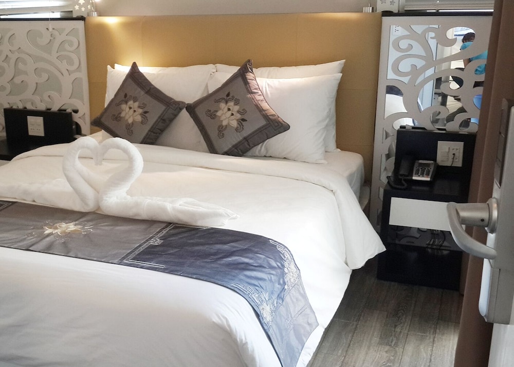 SUPERIOR, DOUBLE BED