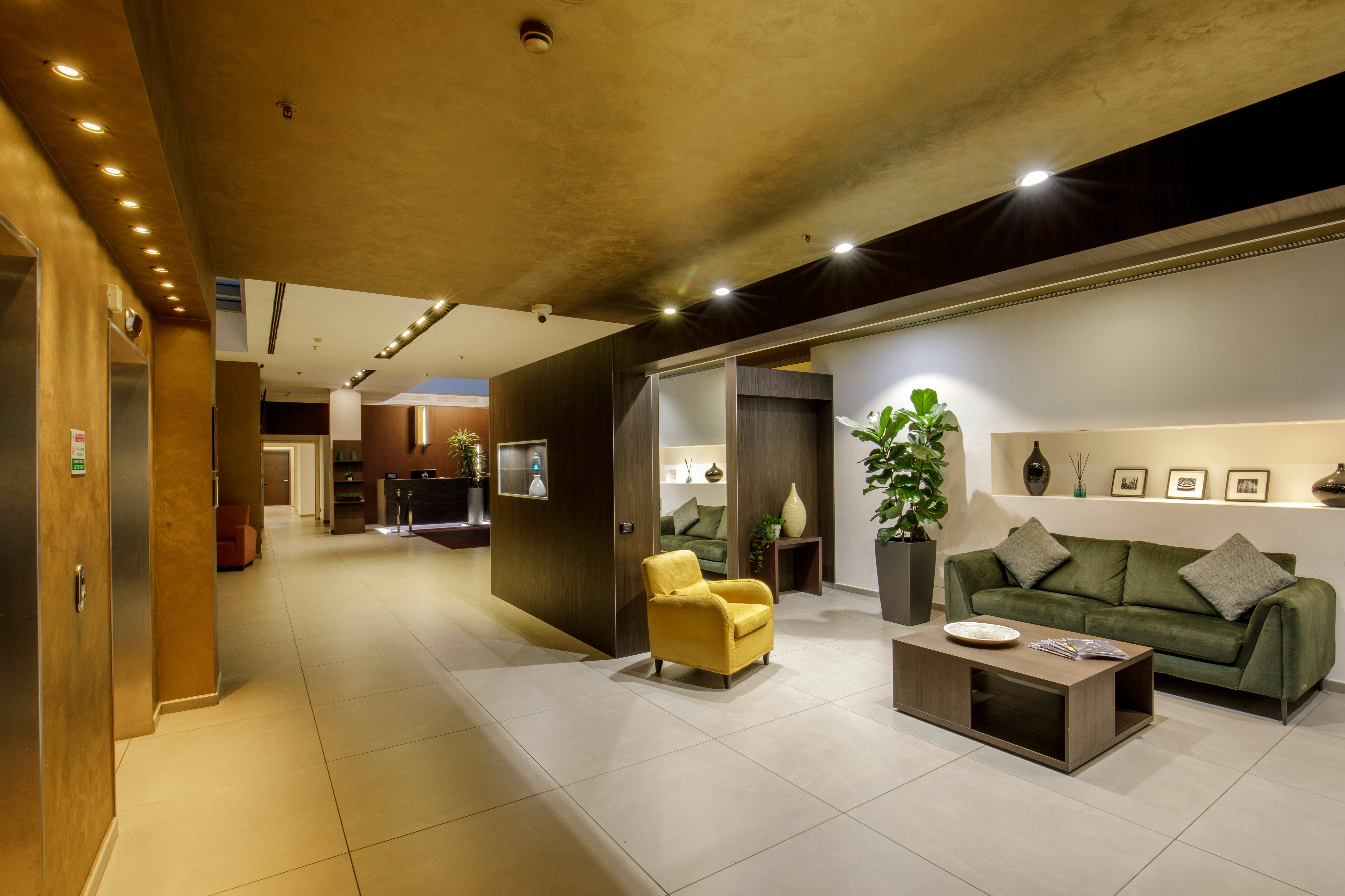 DOUBLETREE BY HILTON MILAN 6/83