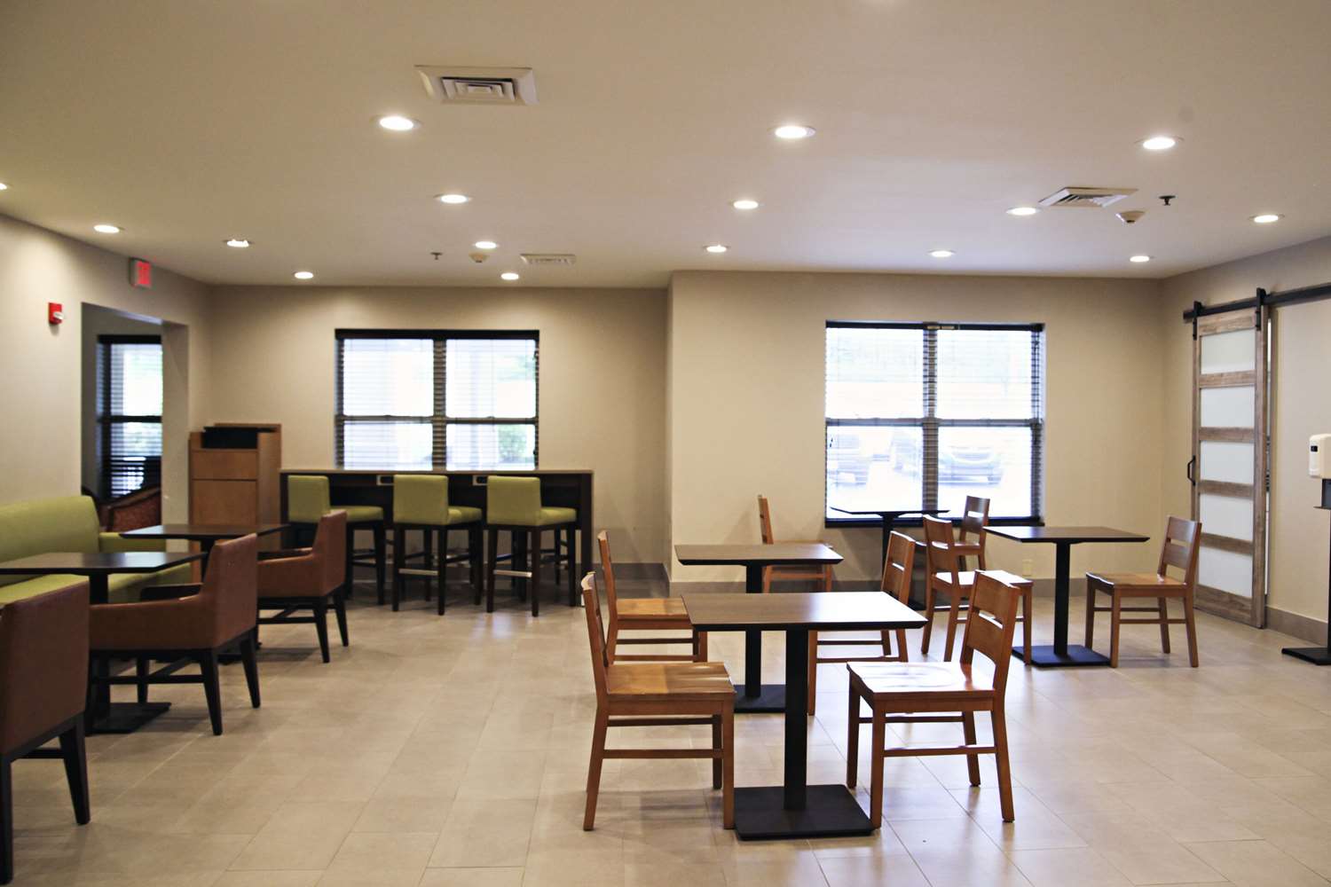 Country Inn Suites By Radisson Frackville Pottsville Pa 22/32