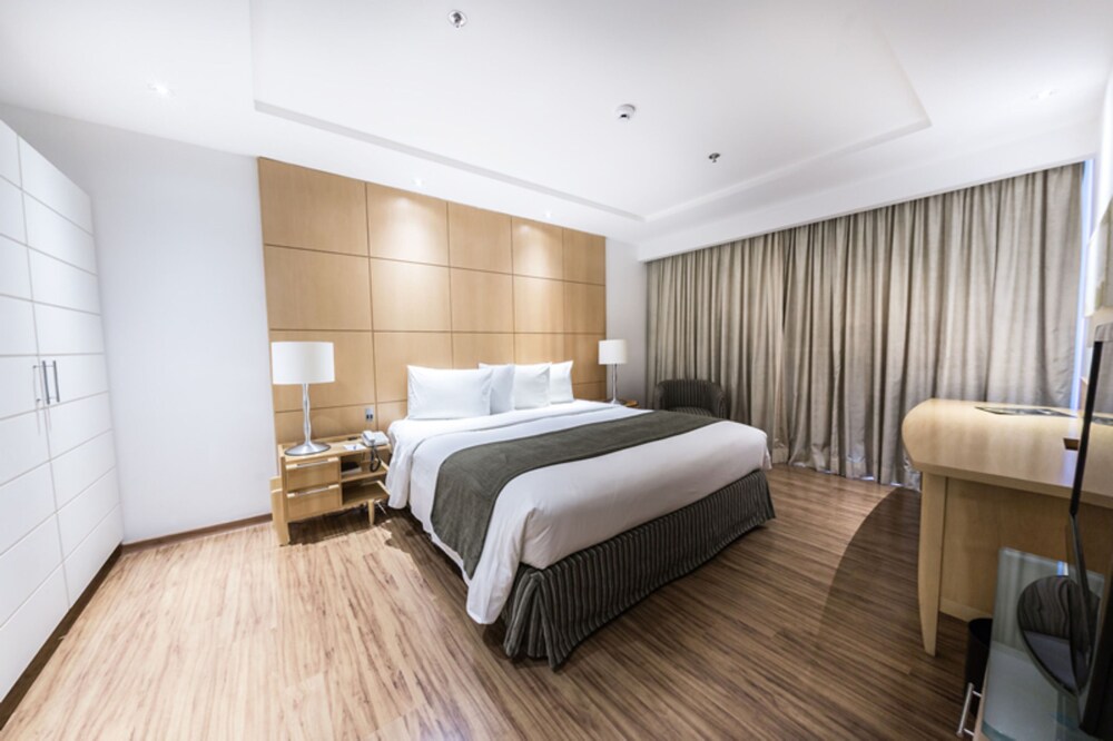 Grand Bittar 17/53