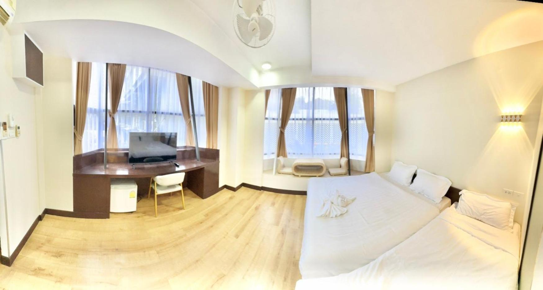 ABC SO Hotel Bangkok 12/15