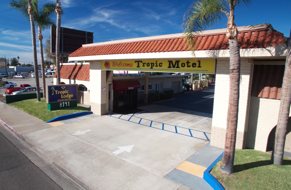 Tropic Lodge 34/50