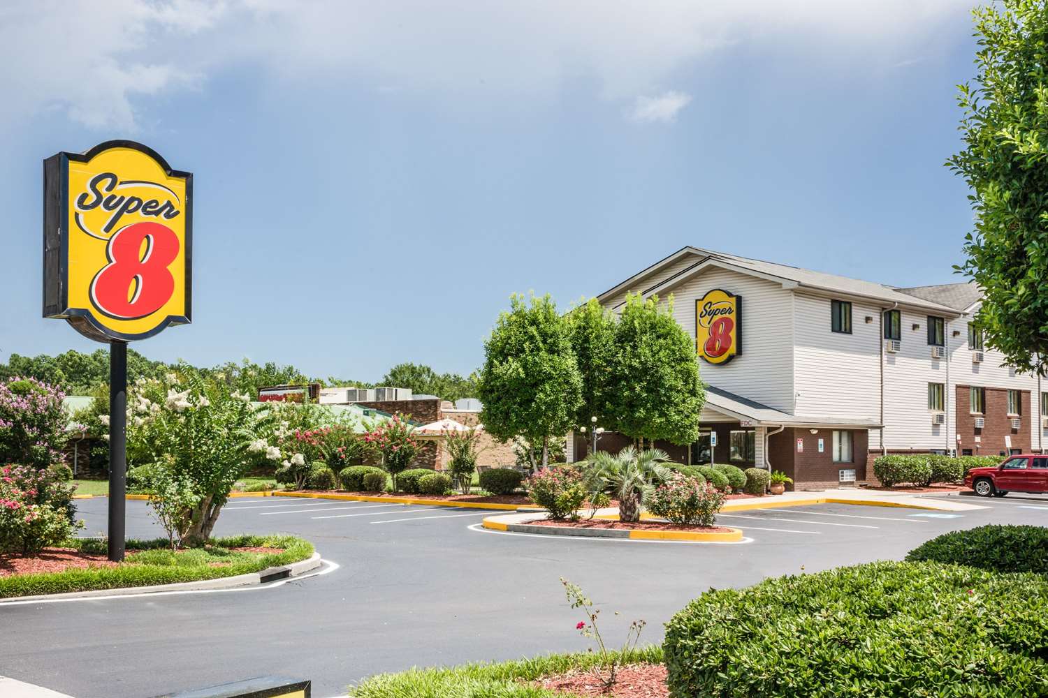 Coastal Inn & Suites Wilmington NC (ex Super 8 Wilmington) 25/27