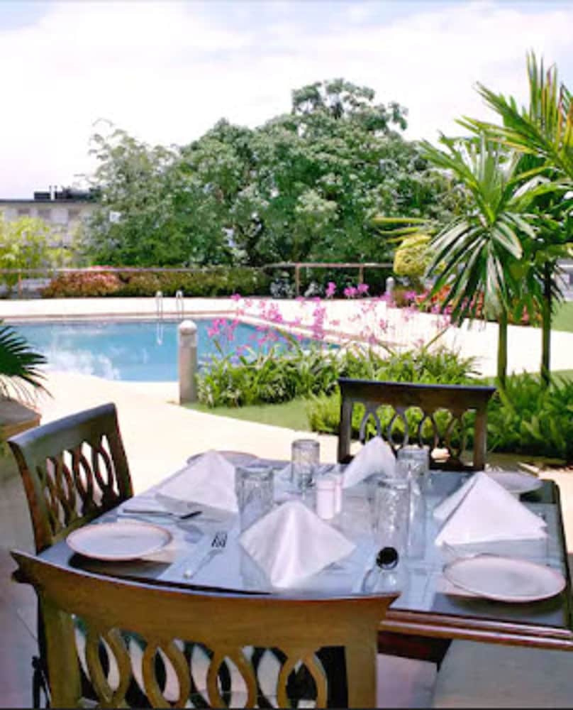 The Crown Goa 3/66