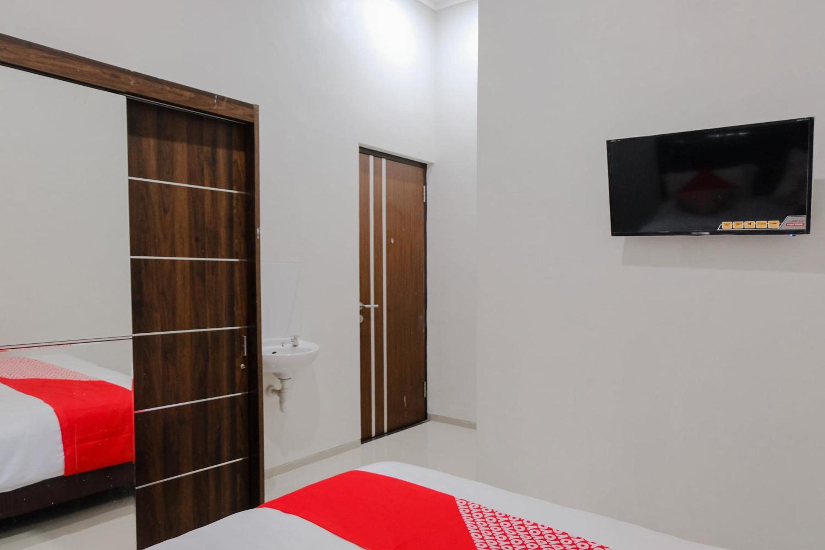 OYO 1038 Embun Pagi Syariah Residence 34/50