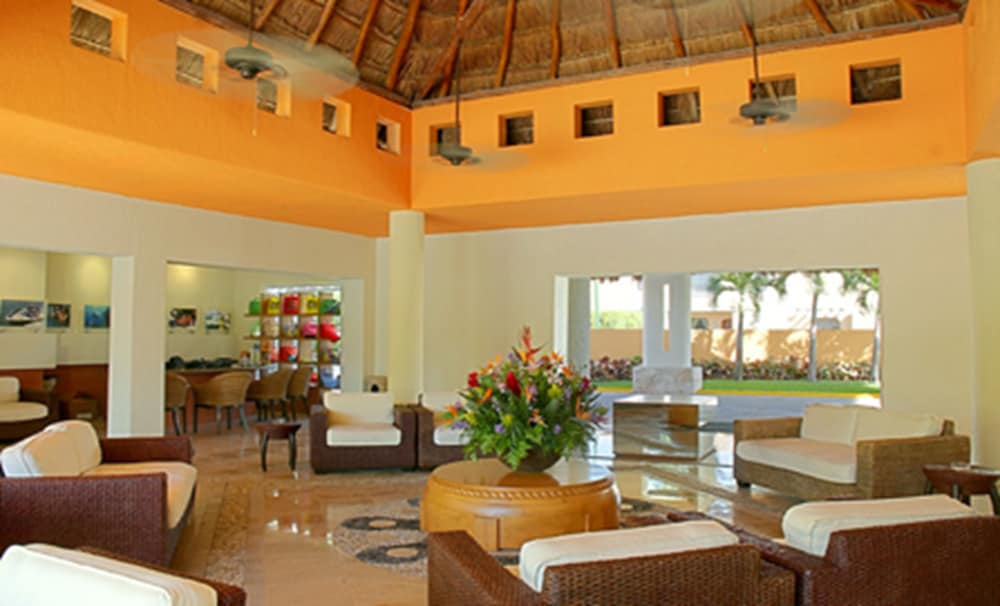 Laguna Suites Golf & Spa 27/50