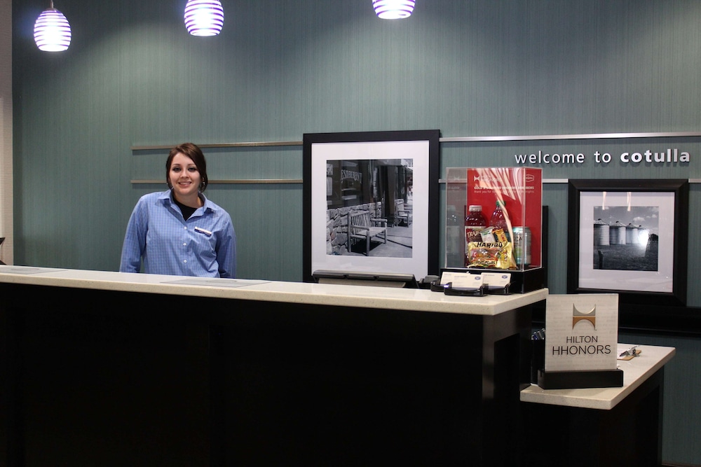 Hampton Inn Cotulla 7/37