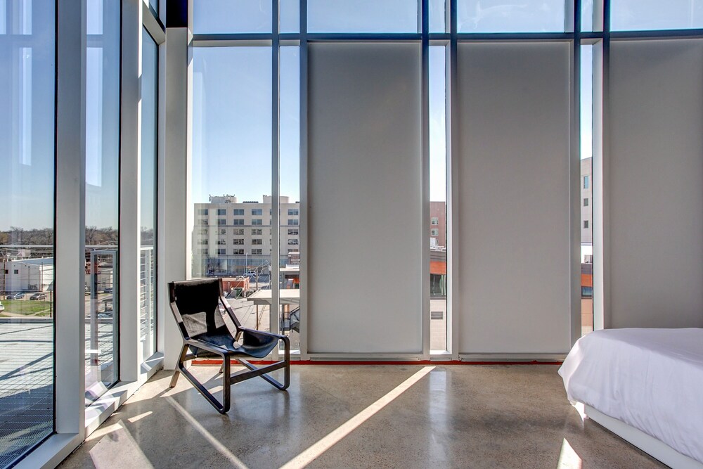 Hotel Revel 35/48
