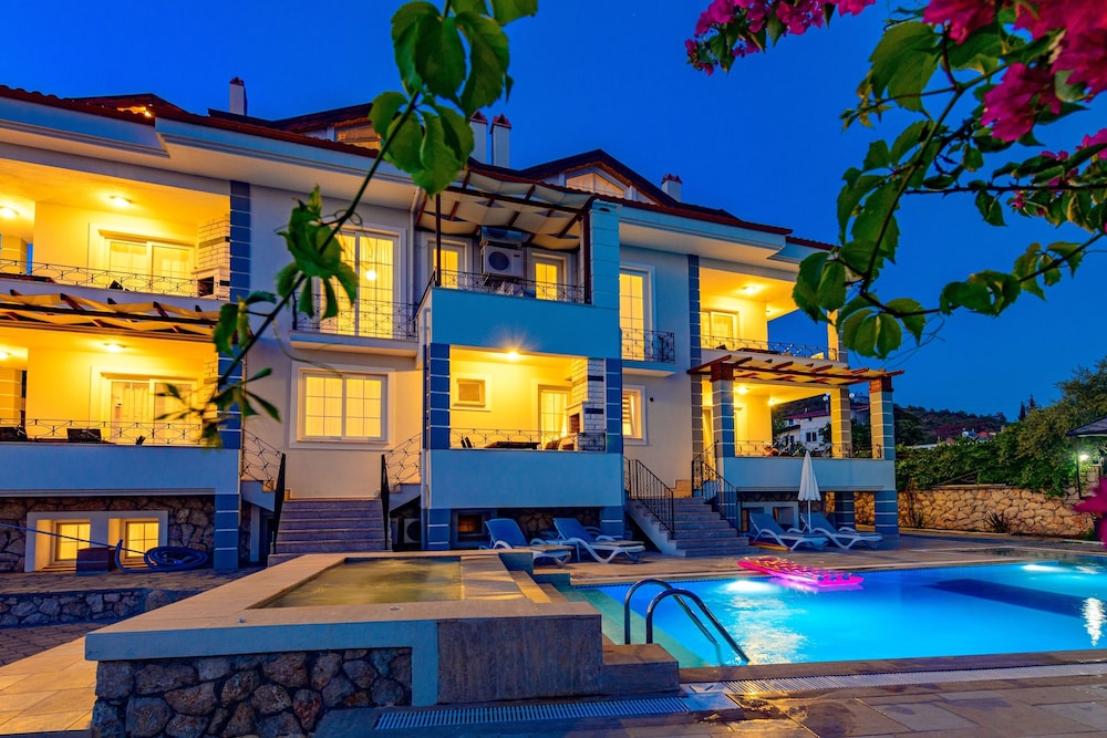 Anatolian Apartments 6/50