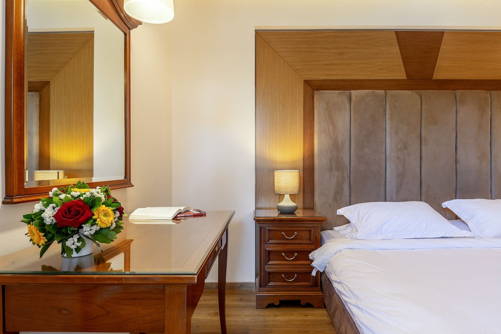 Oasis Hotel Apartments 15/43