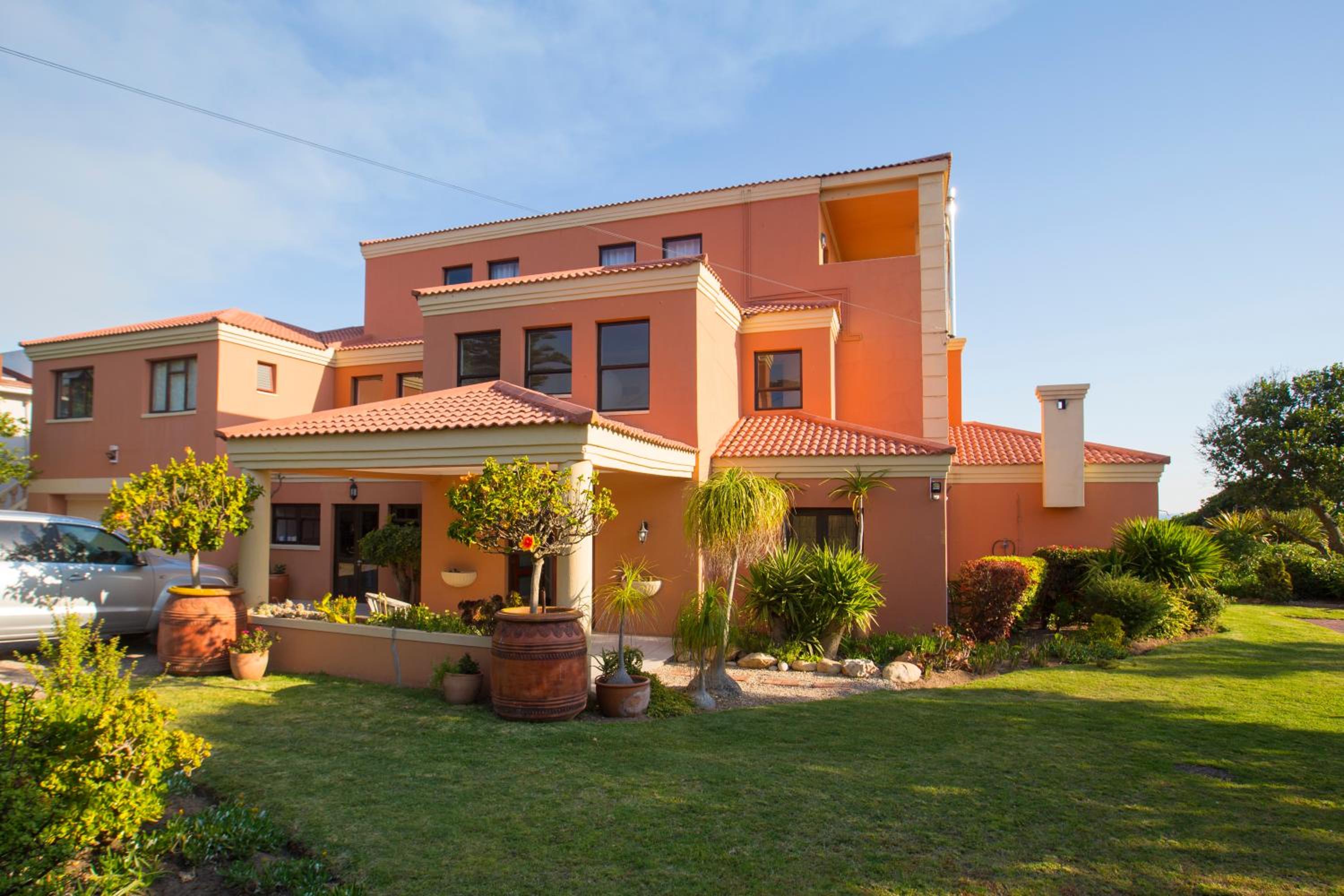 The Tuscany Guesthouse 1/24
