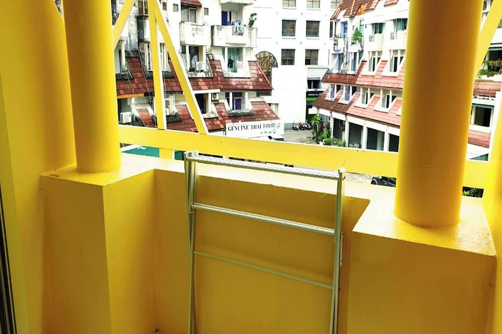 Beehive Phuket Old Town - Hostel 63/64