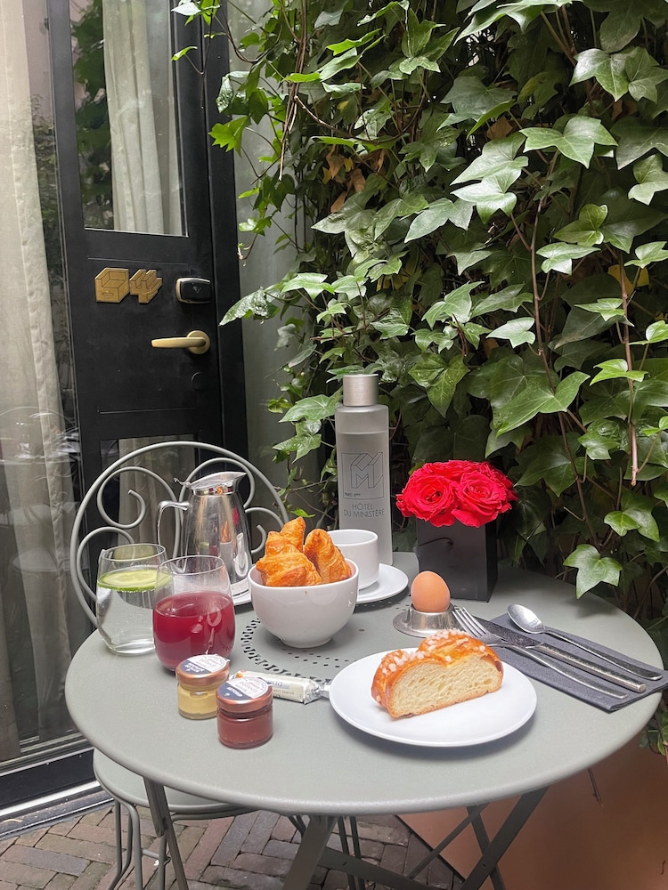 Hotel du Ministere 50/65