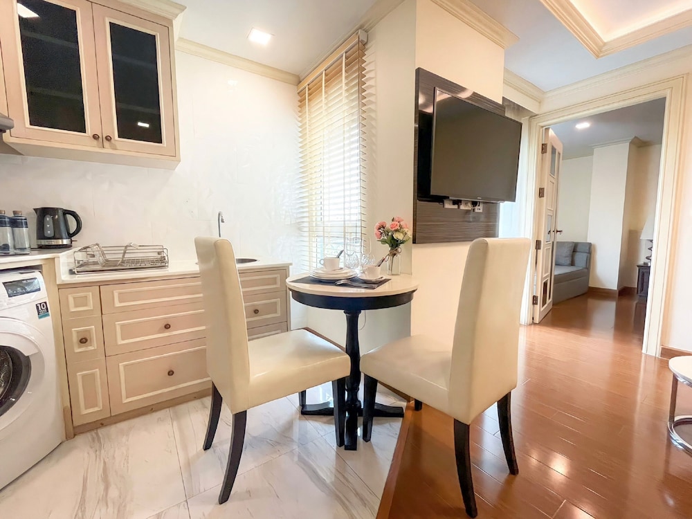 Syama Hana Executive Apartments Thonglor 50/50