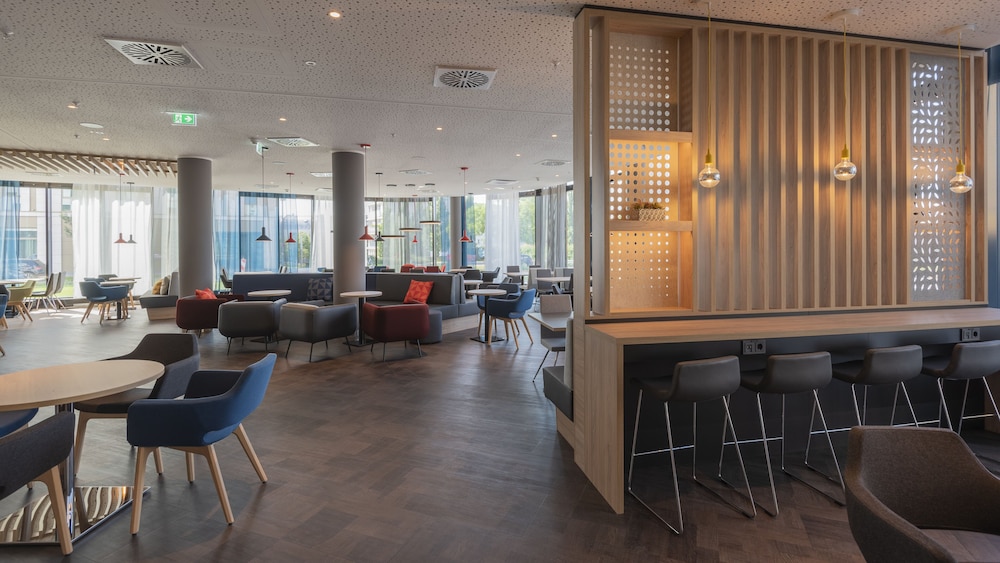 Holiday Inn Express Dusseldorf Hauptbahnhof 47/59