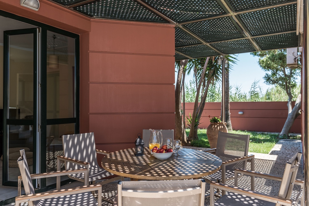 DAPHNIS VILLAS 14/60