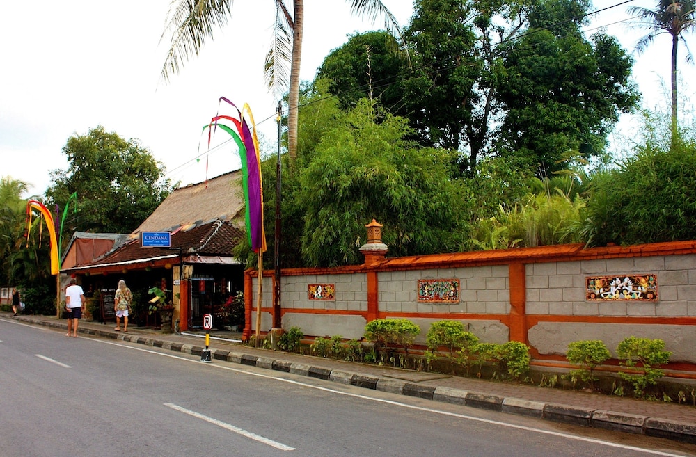 Puri Cendana Resort 68/72