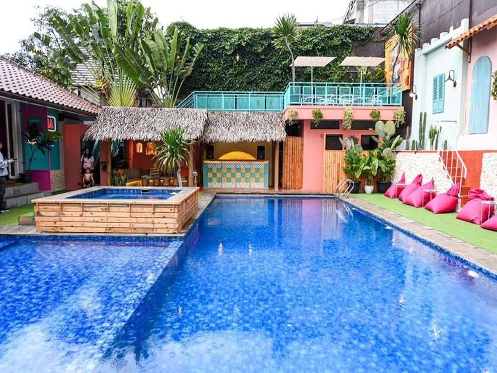 KULDESAK VILLAS BANDUNG 6/74