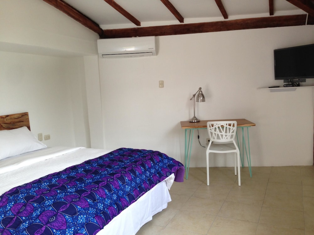 Nazu House Bed Breakfast 7/69