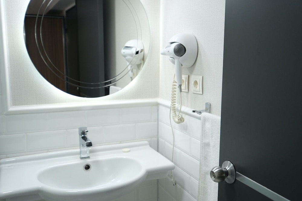 Üstün Otel Alsancak 43/48