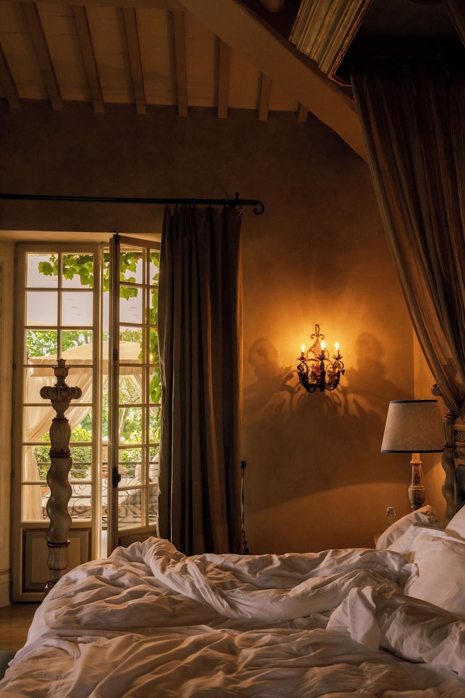 Grand, Suite, King Bed, Garden Area