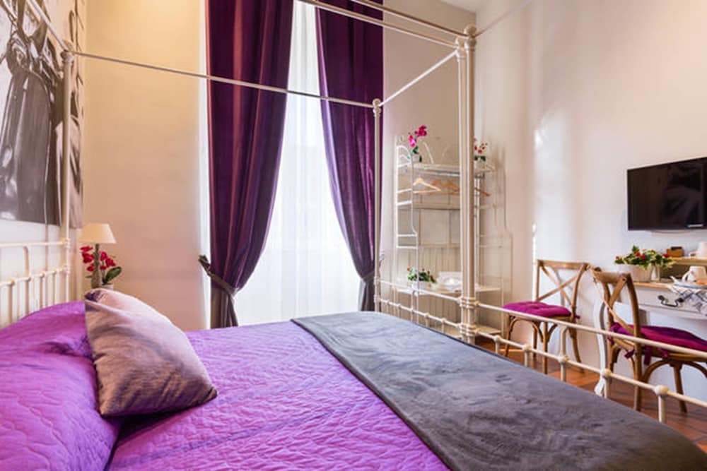 ROMANTIC, DOUBLE BED