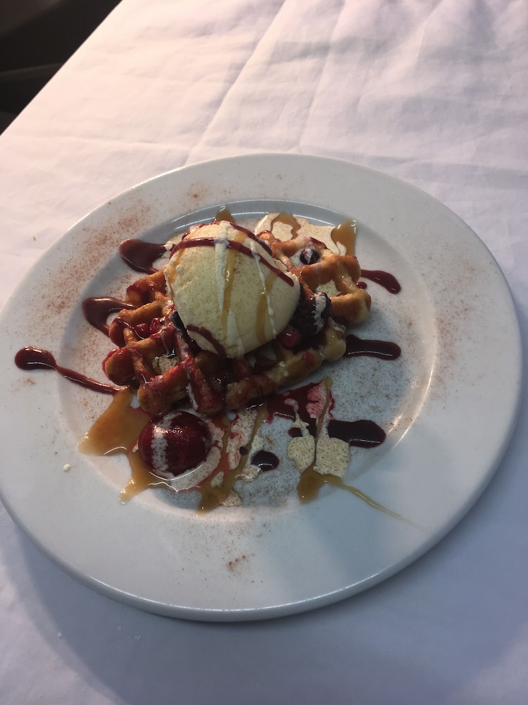 The White Lion Inn 24/48