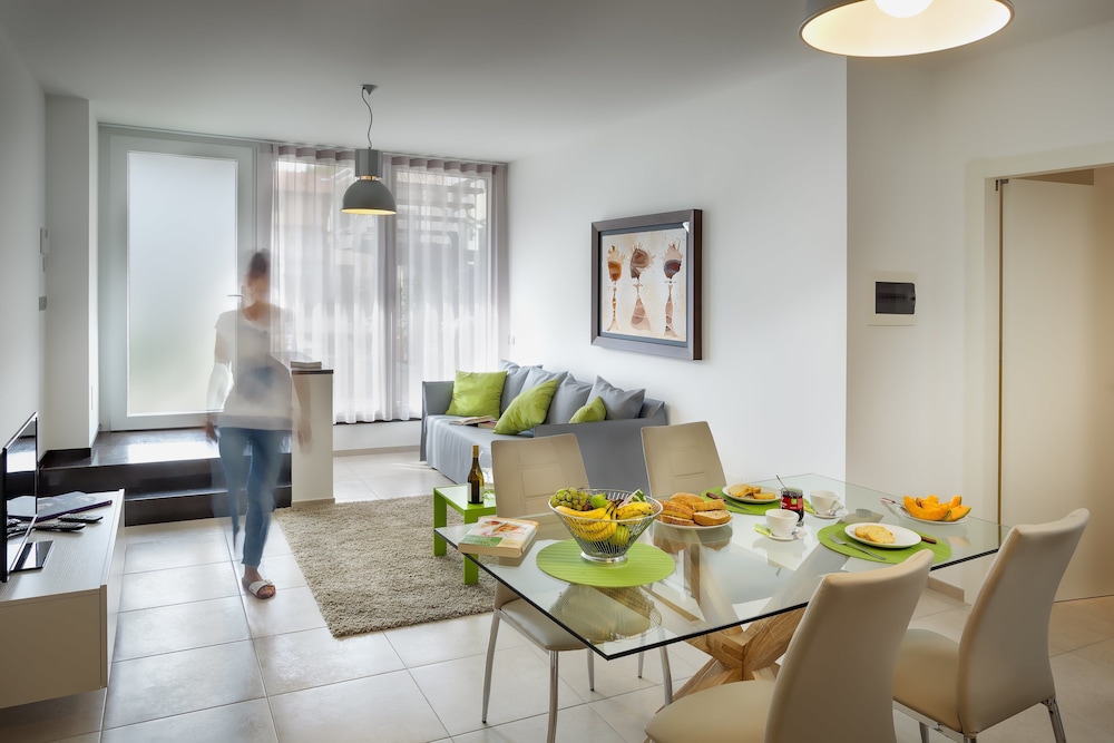 Rivetto Suites 18/37