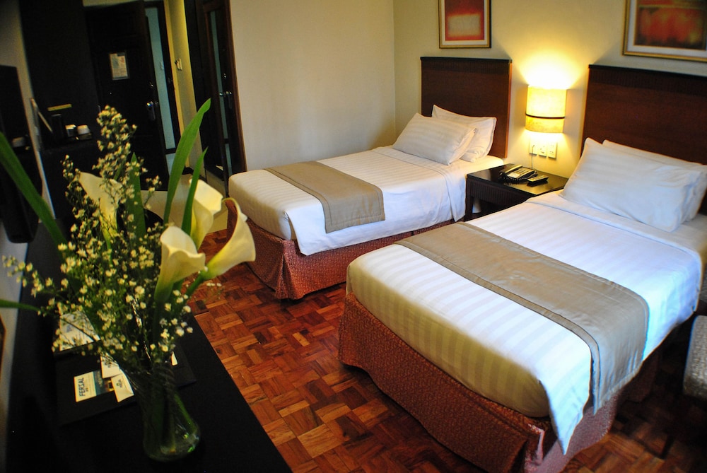 Fersal Hotel Neptune Makati 40/65
