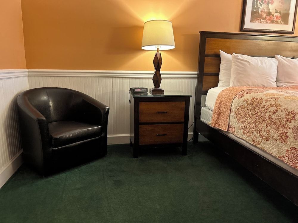 County Clare Irish Inn & Pub photo3