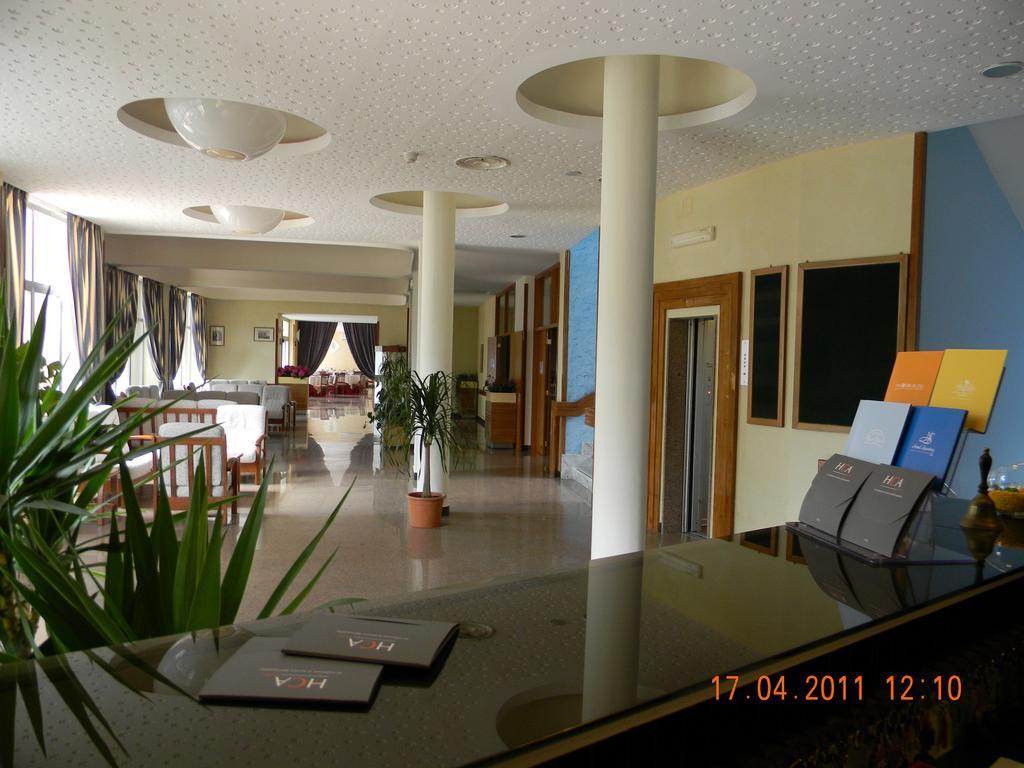 River Palace 14/22