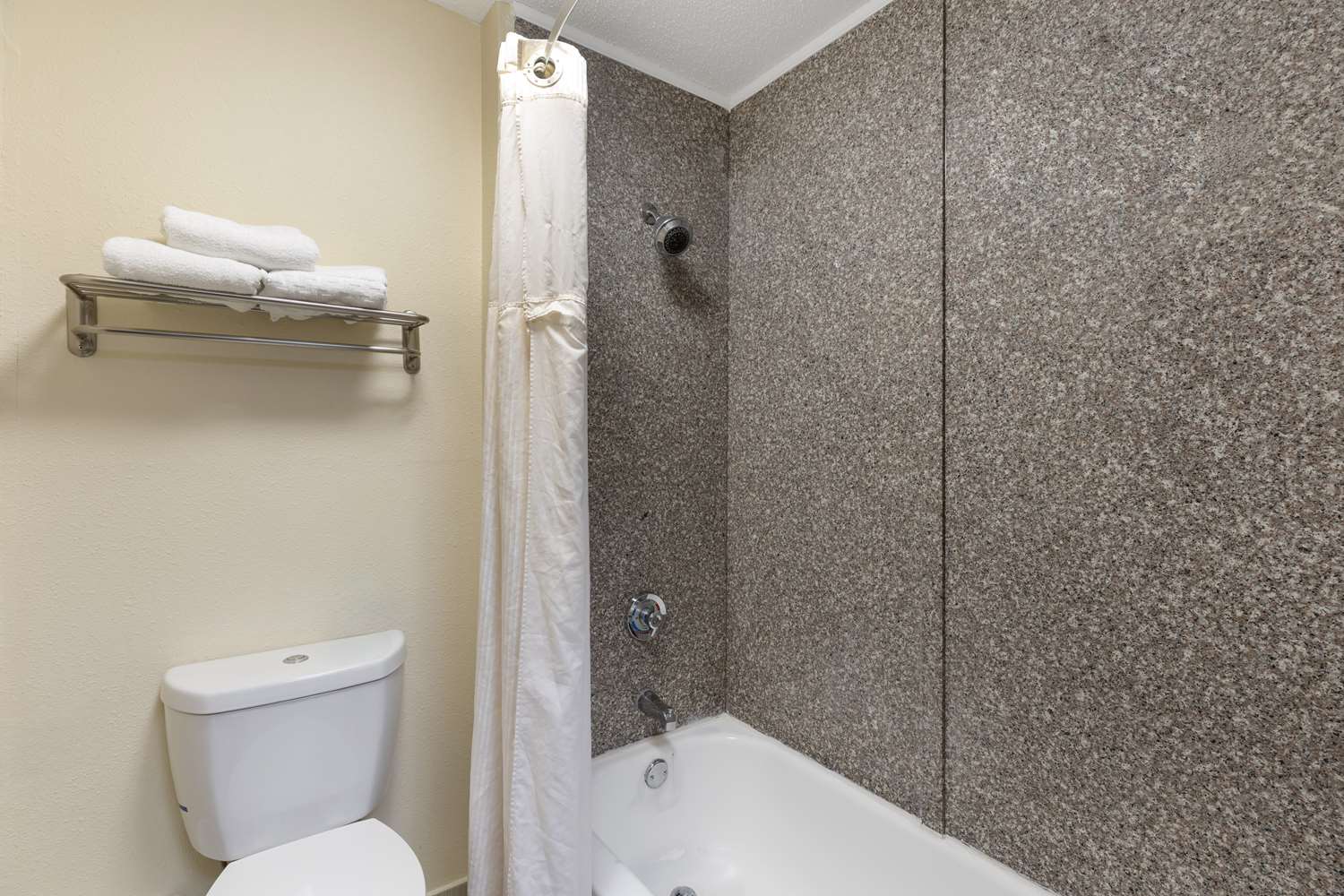 غرفة بسريرين كوين، Best Western St. Louis Inn 4/4