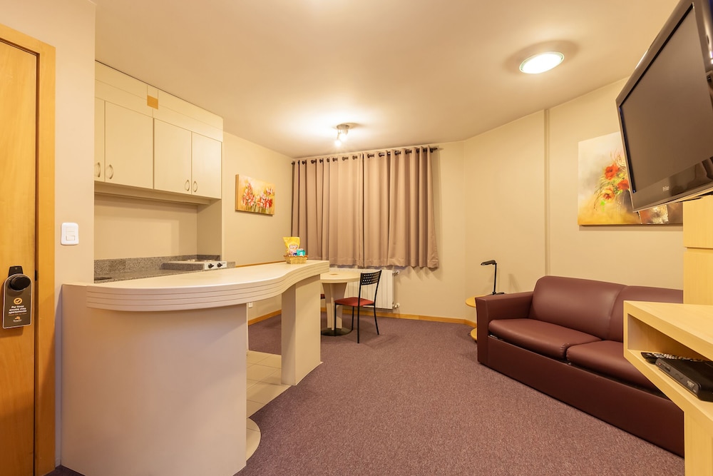 Tri Hotel & Flat Caxias 58/70