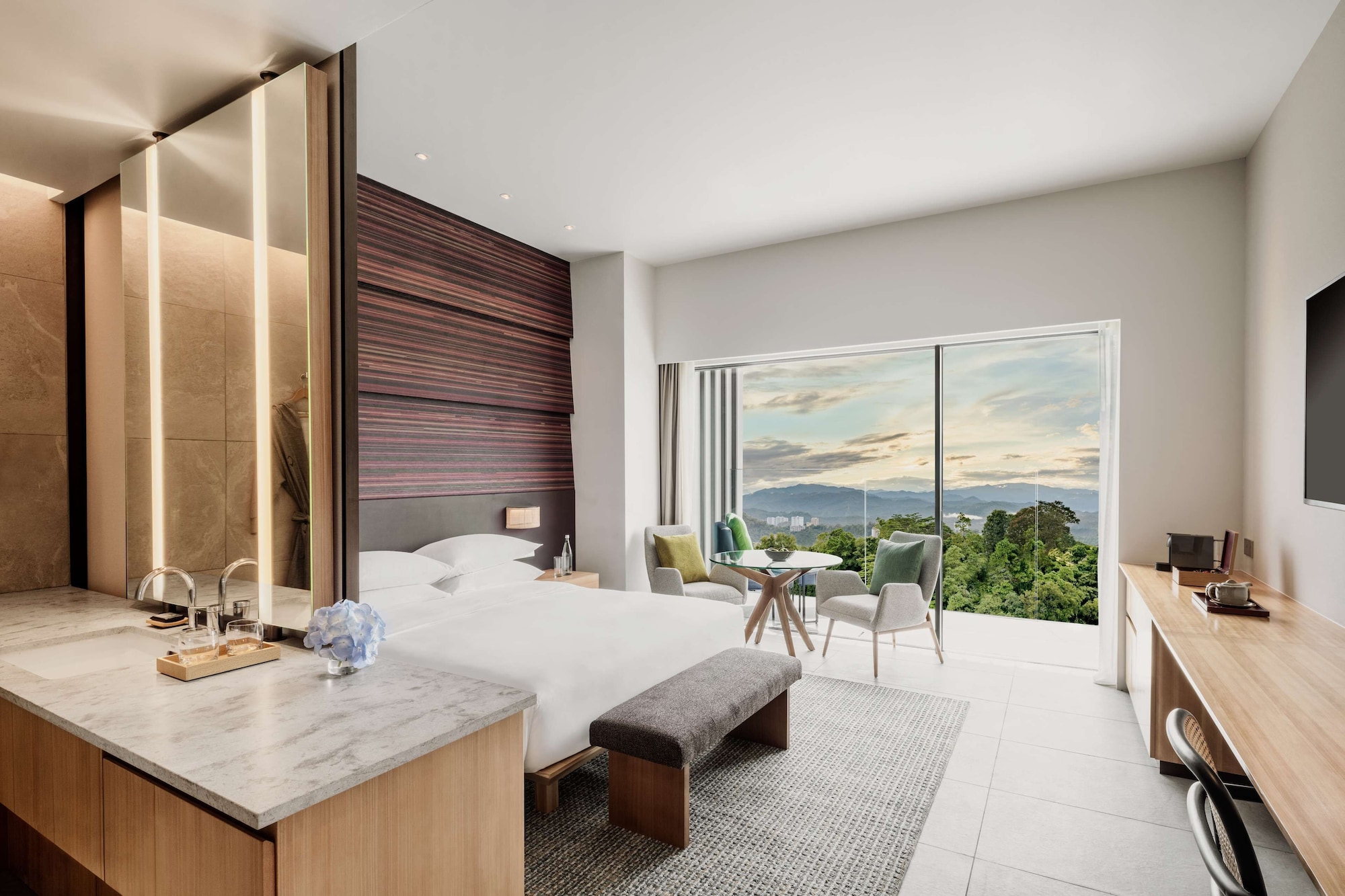 ROOM, KING BED, HILL VIEW