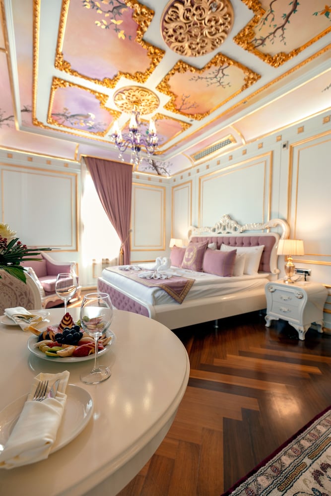 Seven Hills Palace & Spa 54/72