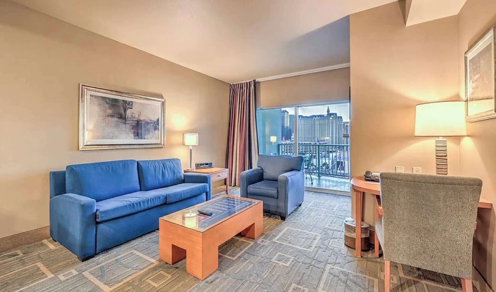 The Platinum Hotel 43/65