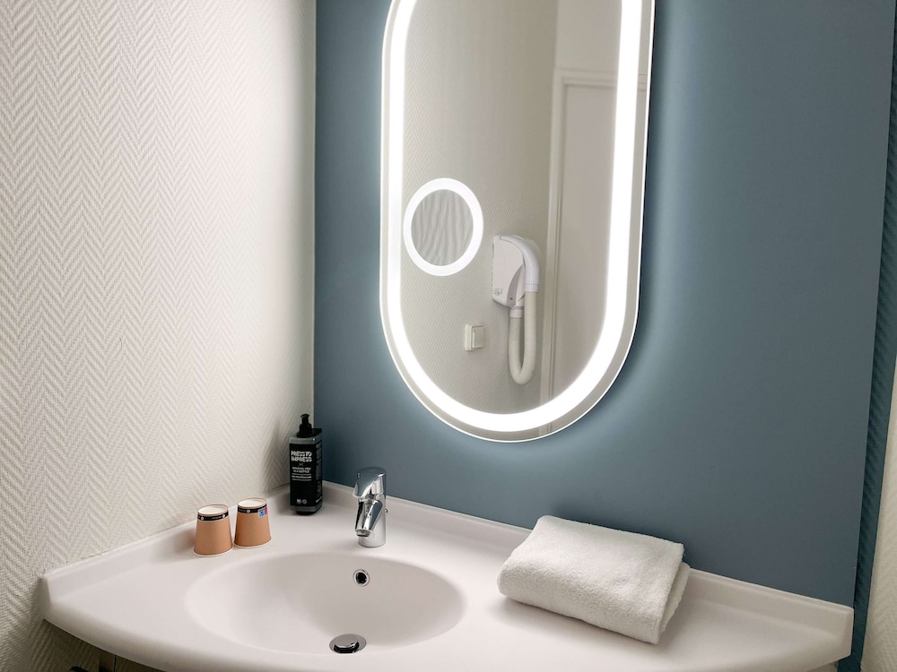 Ibis Martigues 70/70
