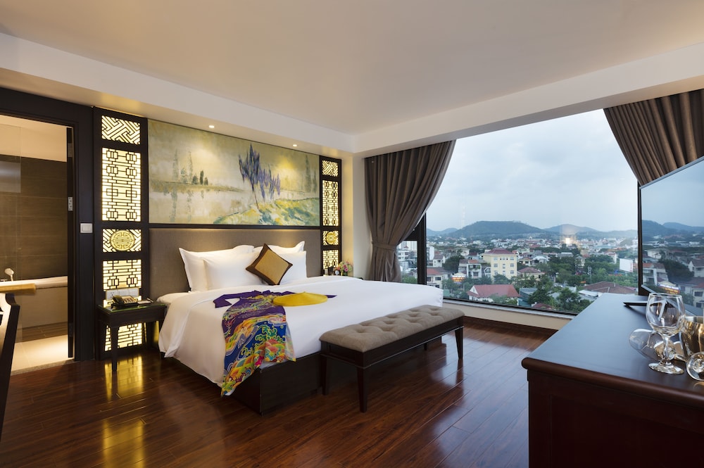 Thanh Lich Royal Boutique Hotel 17/69