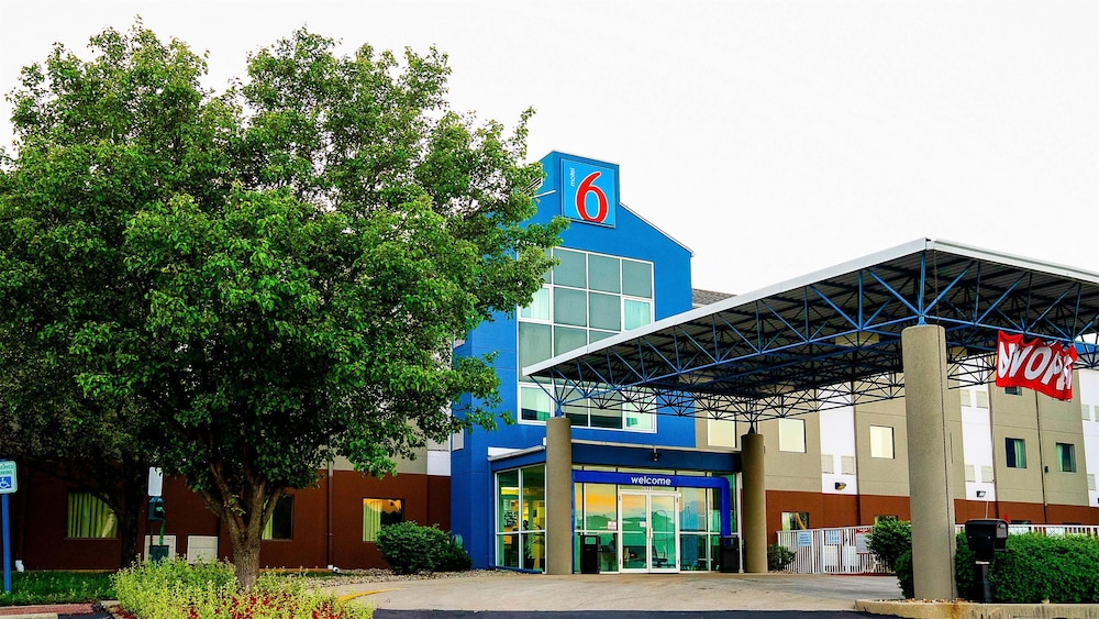 Motel6 Caseyville, IL 6/64