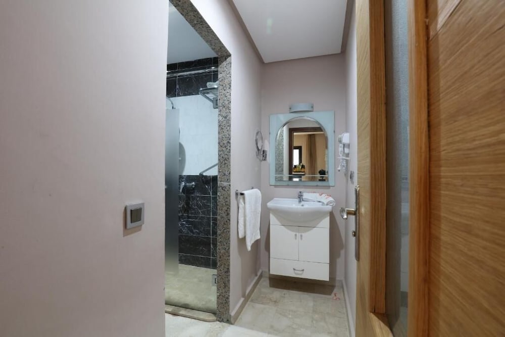 Silver Suites Hotel & Spa 62/63