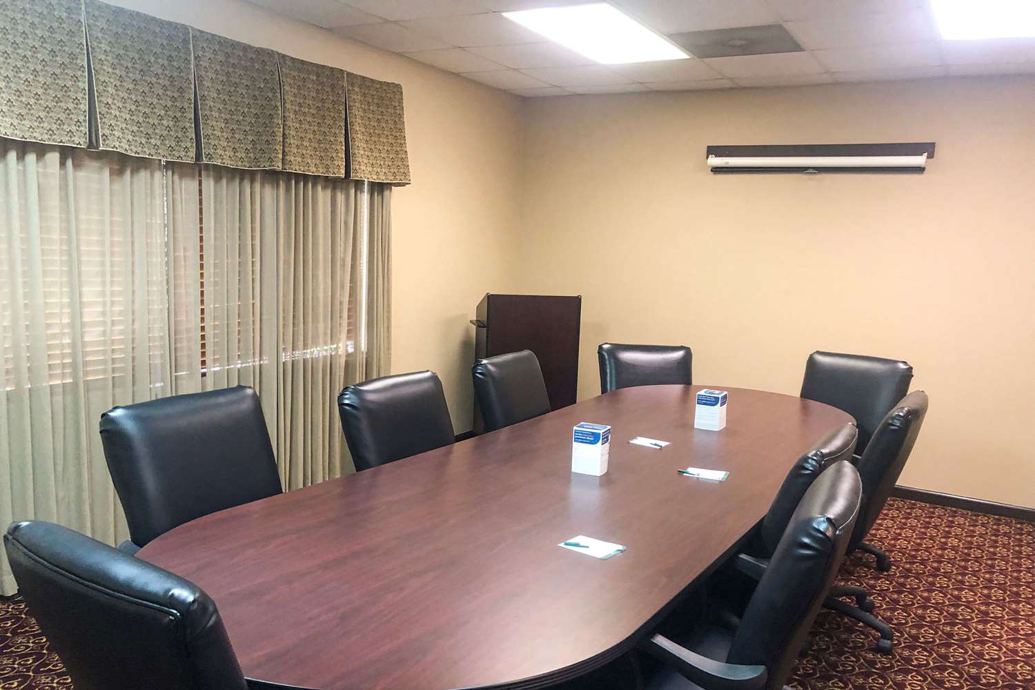 Quality Inn Morganton Southeast 28/34
