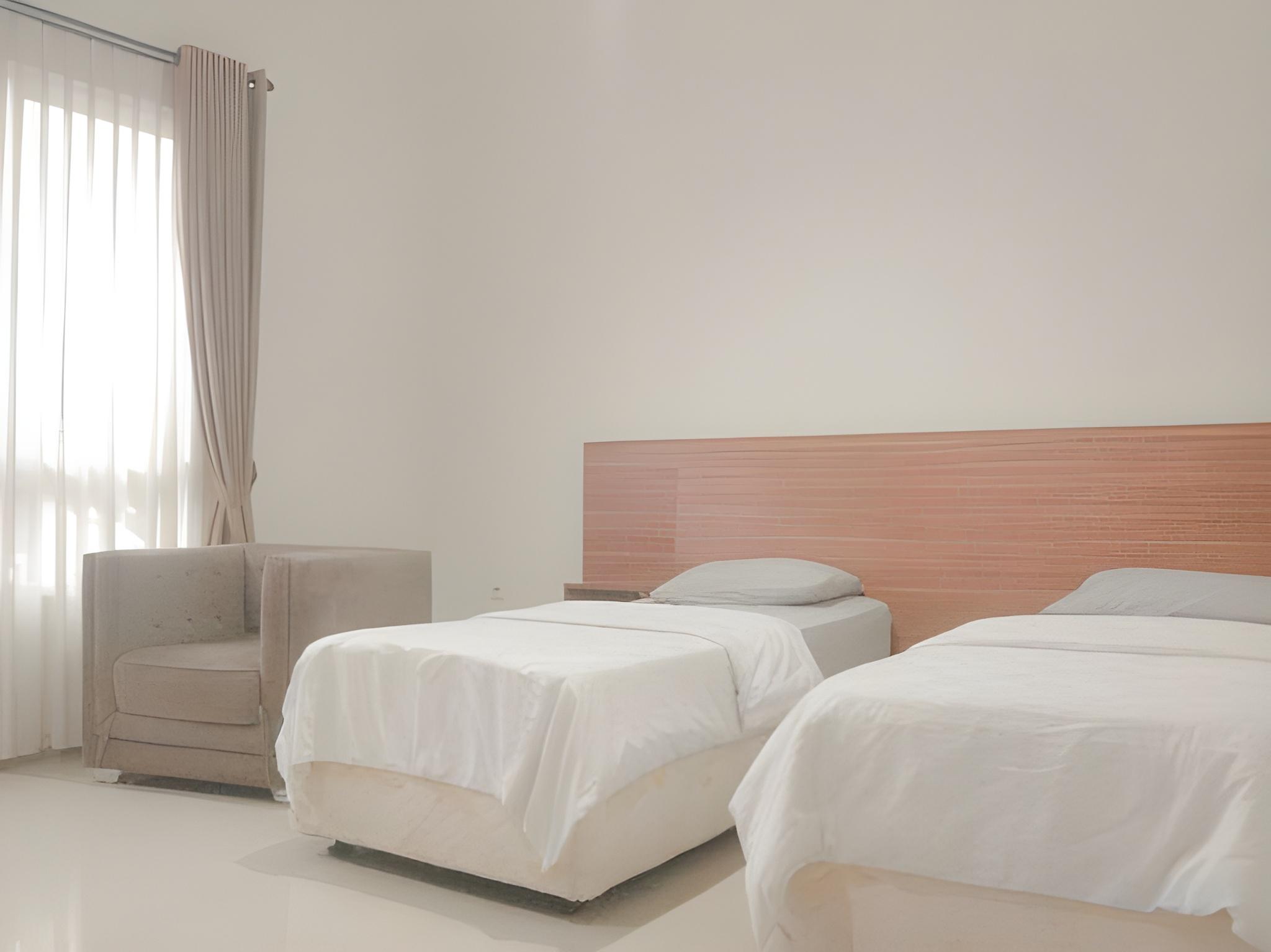 Executive, Queen Bed