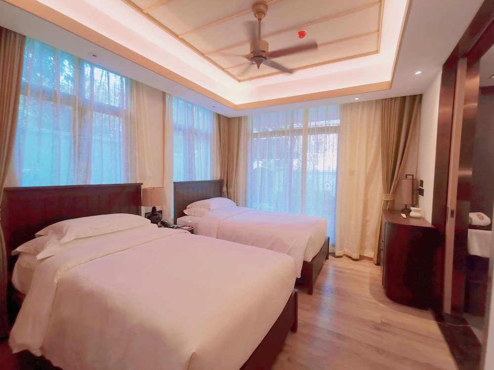 Angsana Xishuangbanna 13/50