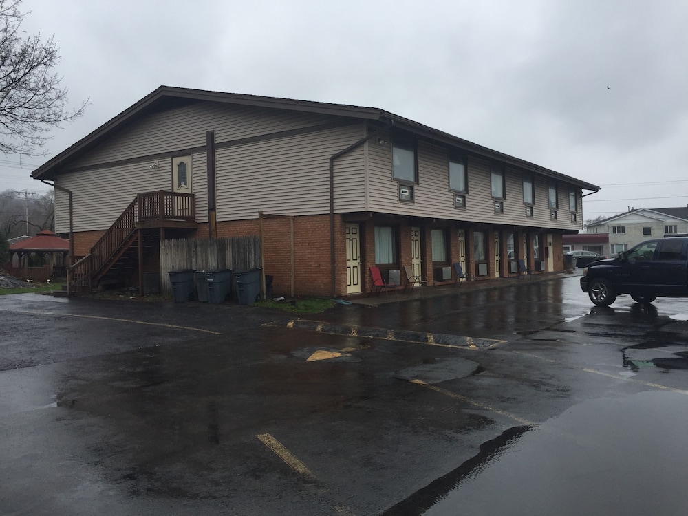 Aartpark Hotel Inn At Lewiston 4/37